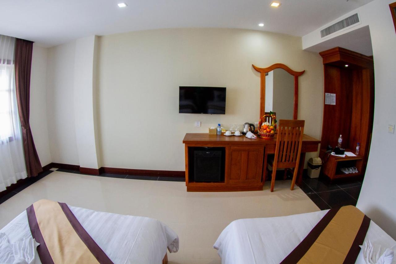 Kampong Thom Palace Hotel Exteriör bild